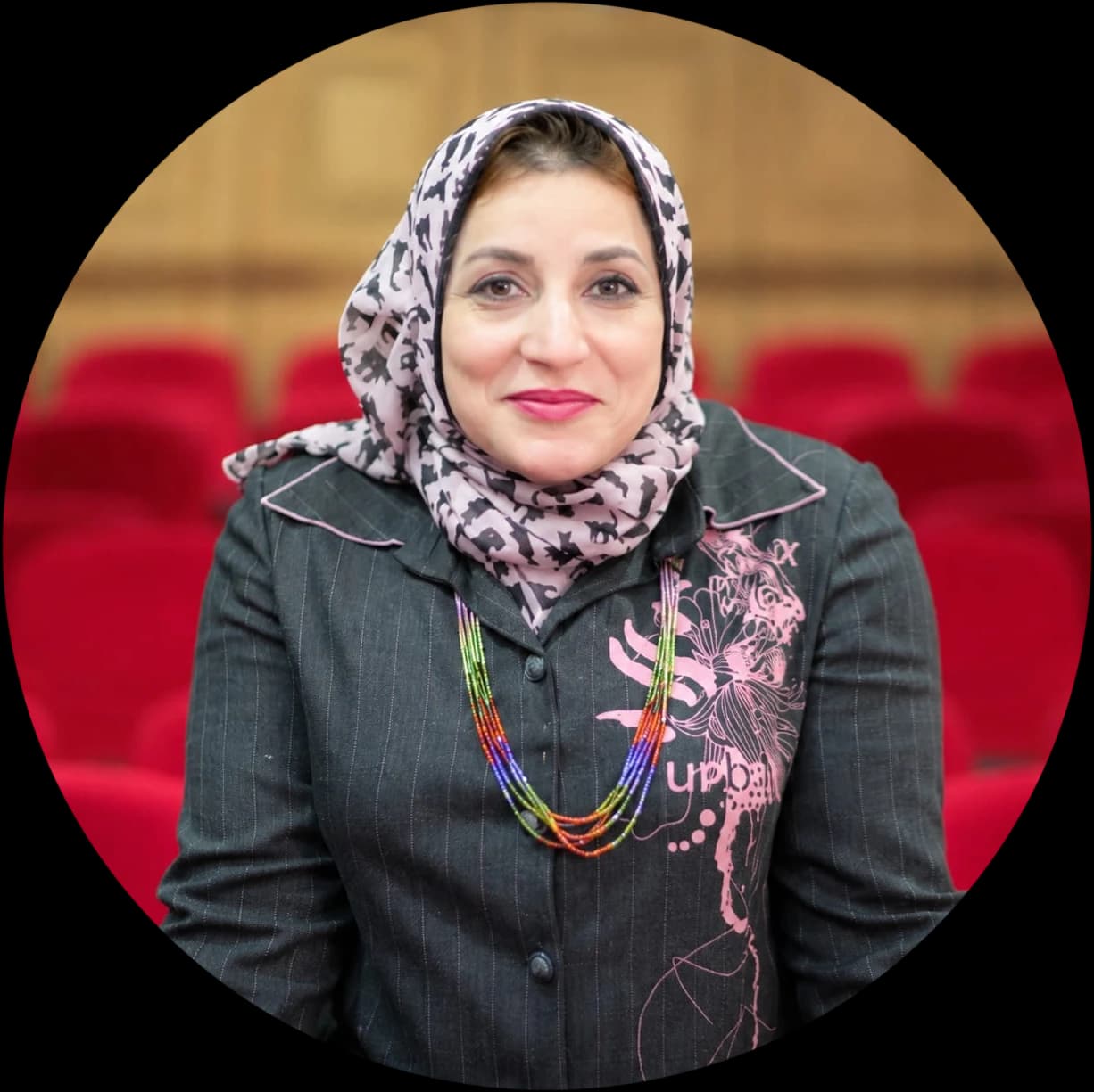 صورة شخصية للدكتورة منال الدغار
